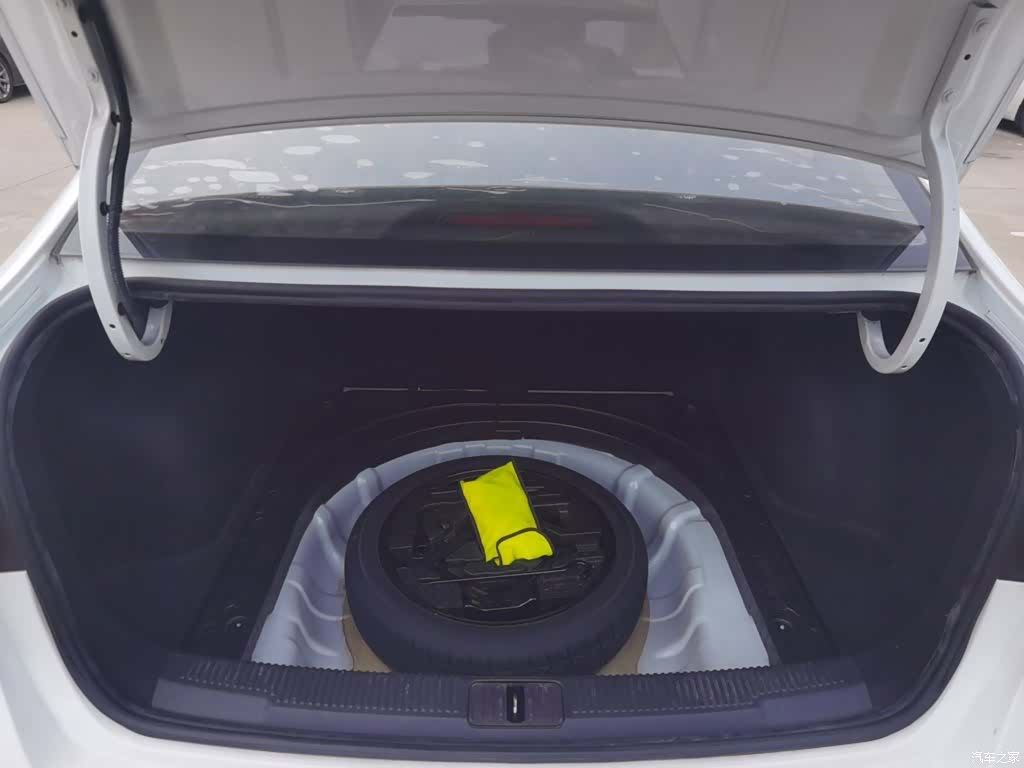 Roewe i5, 2019 15
