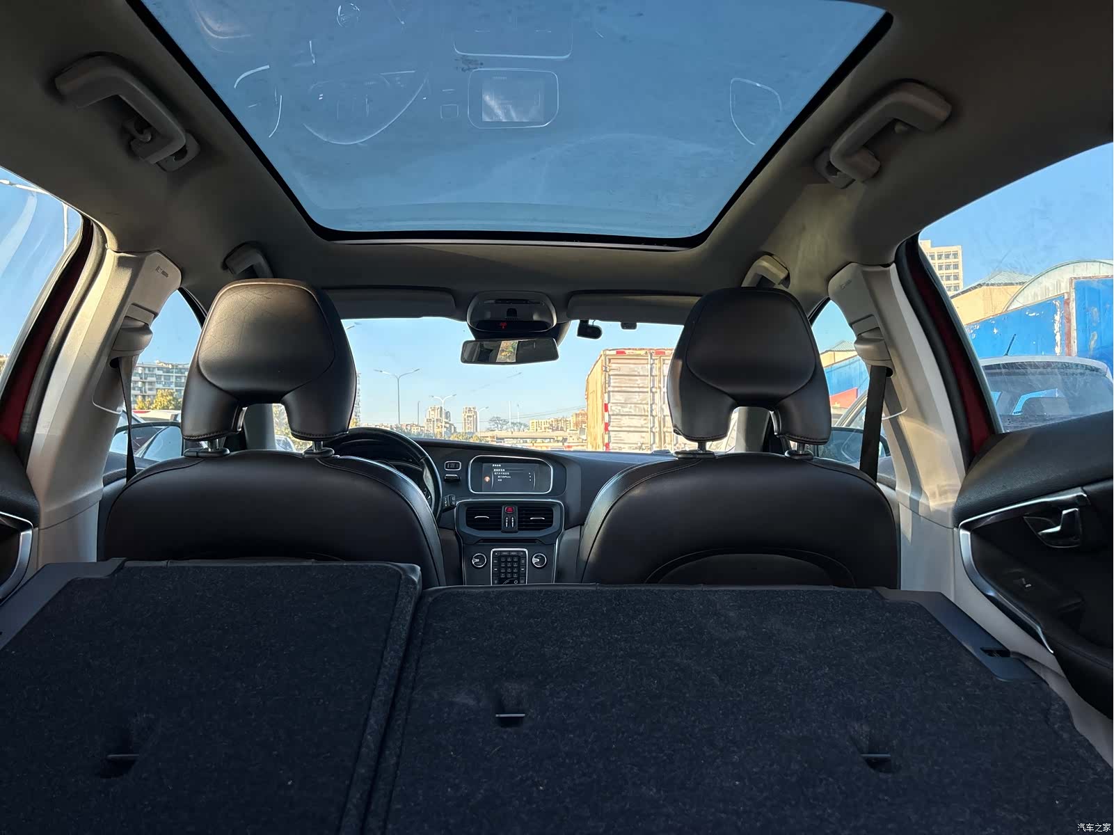 Volvo V40, 2015 38