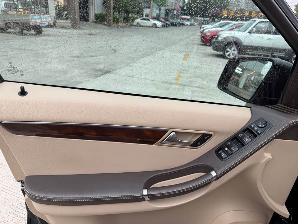 Mercedes-Benz R-class