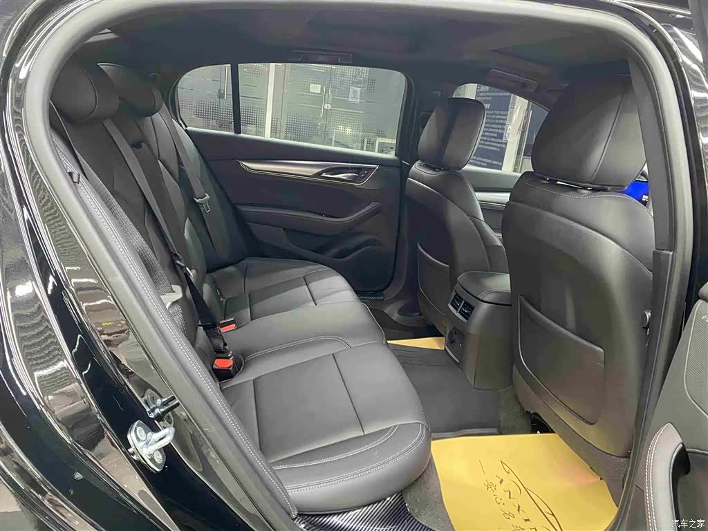 Cadillac CT5, 2025 21