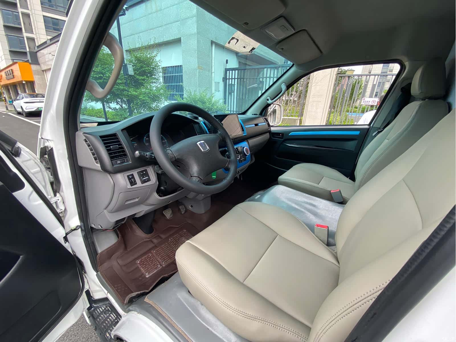 Geely E6, 2021 все фото