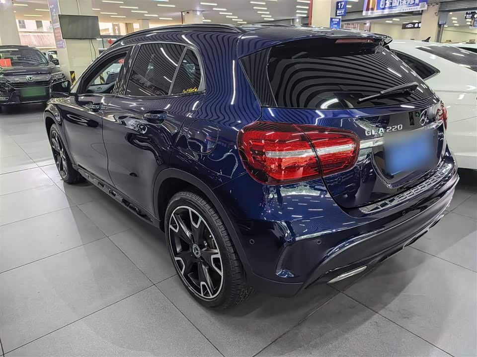 Mercedes-Benz GLA