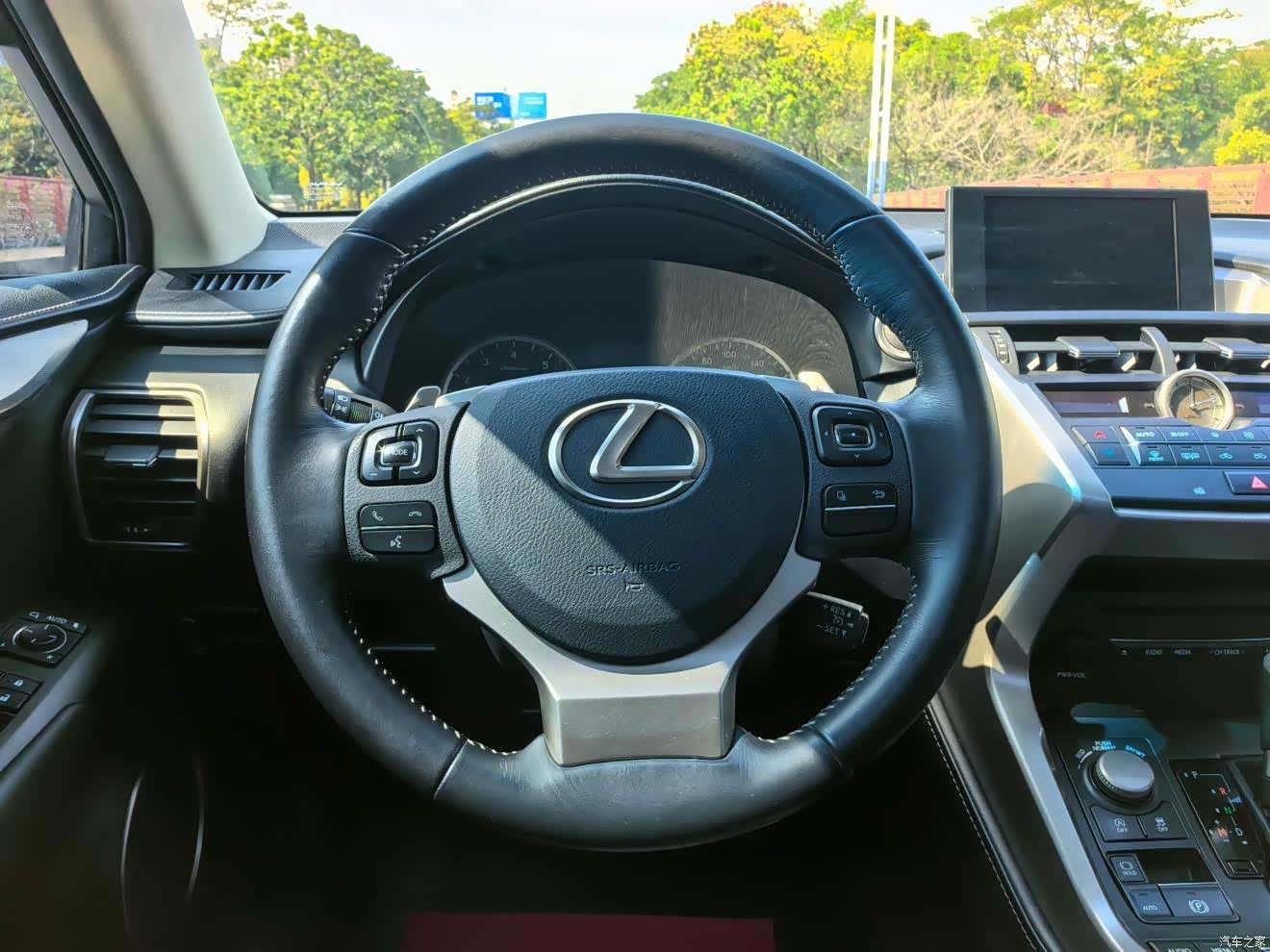 Lexus NX, 2016 8