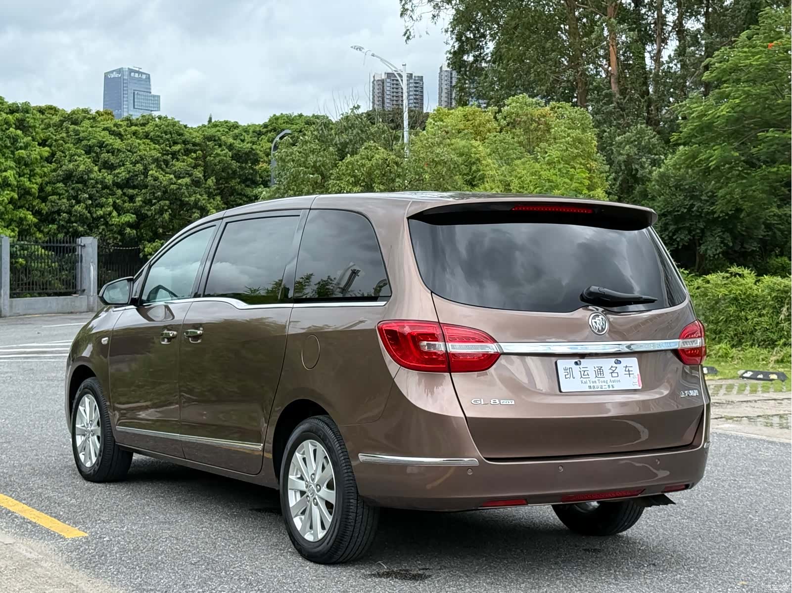 Buick GL8, 2020 10