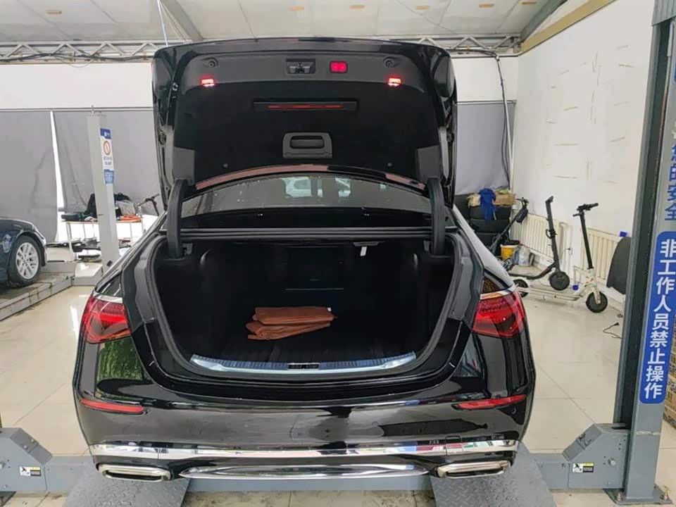 Mercedes-Benz Maybach S-class