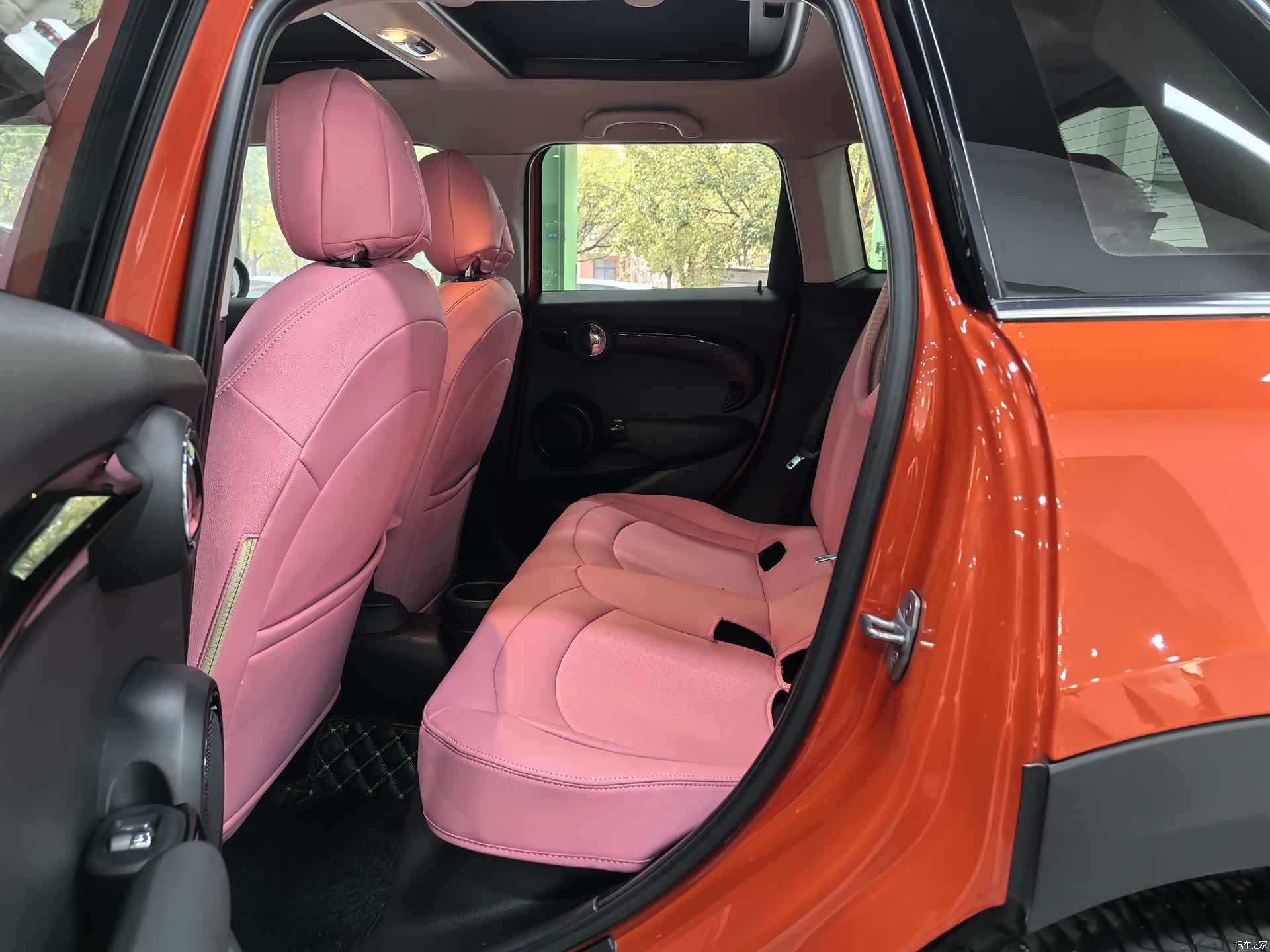 Mini ONE, 2019 9