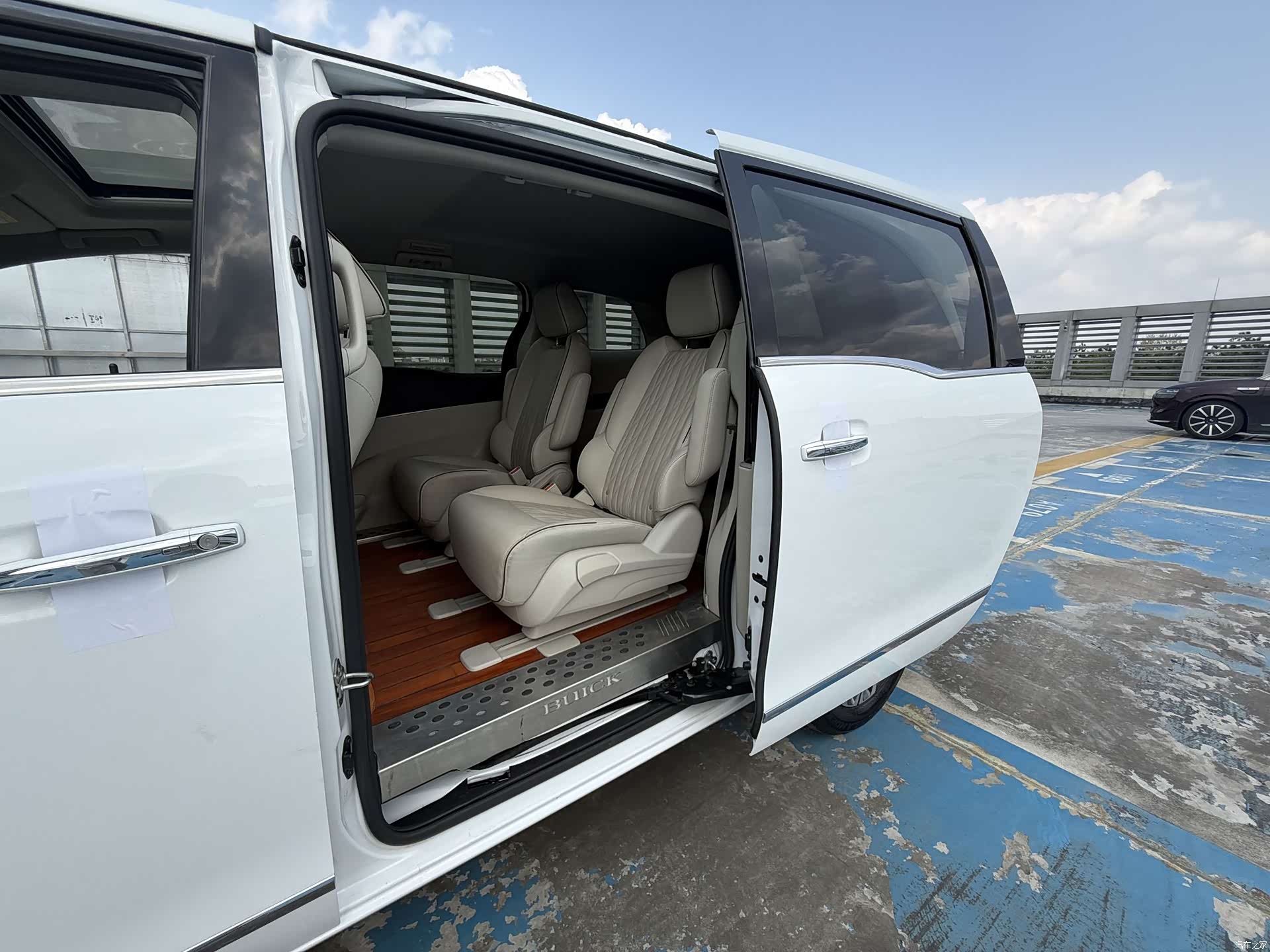 Buick GL8, 2022 13