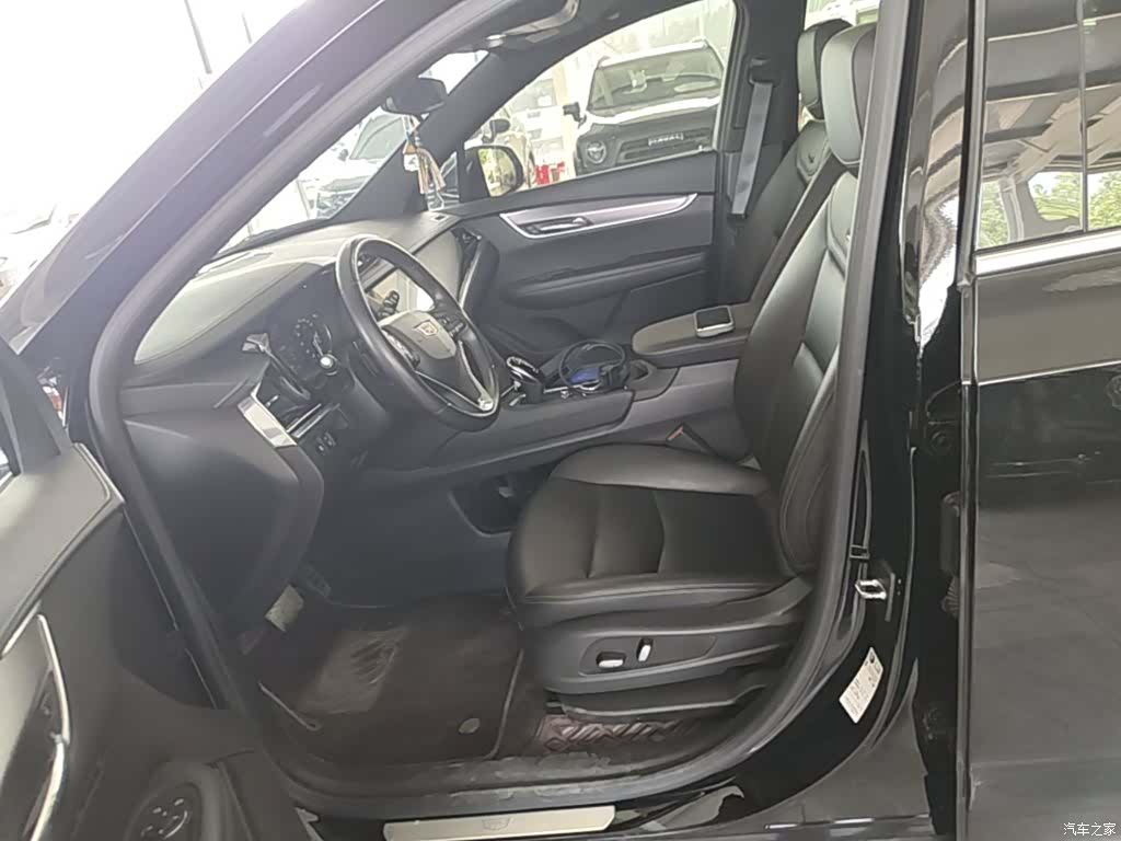 Cadillac XT6, 2023 11