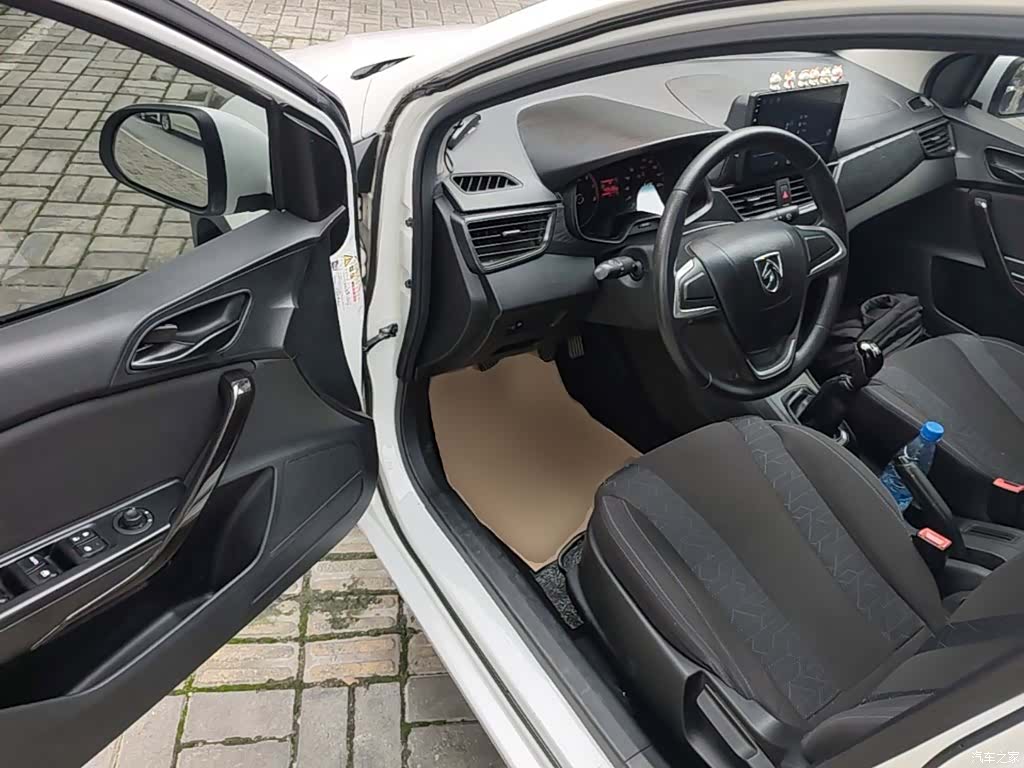 Wuling 310, 2017 16