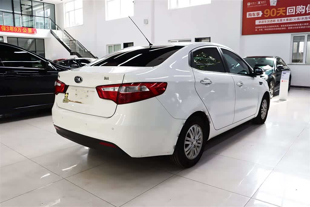 Kia K2, 2013 8