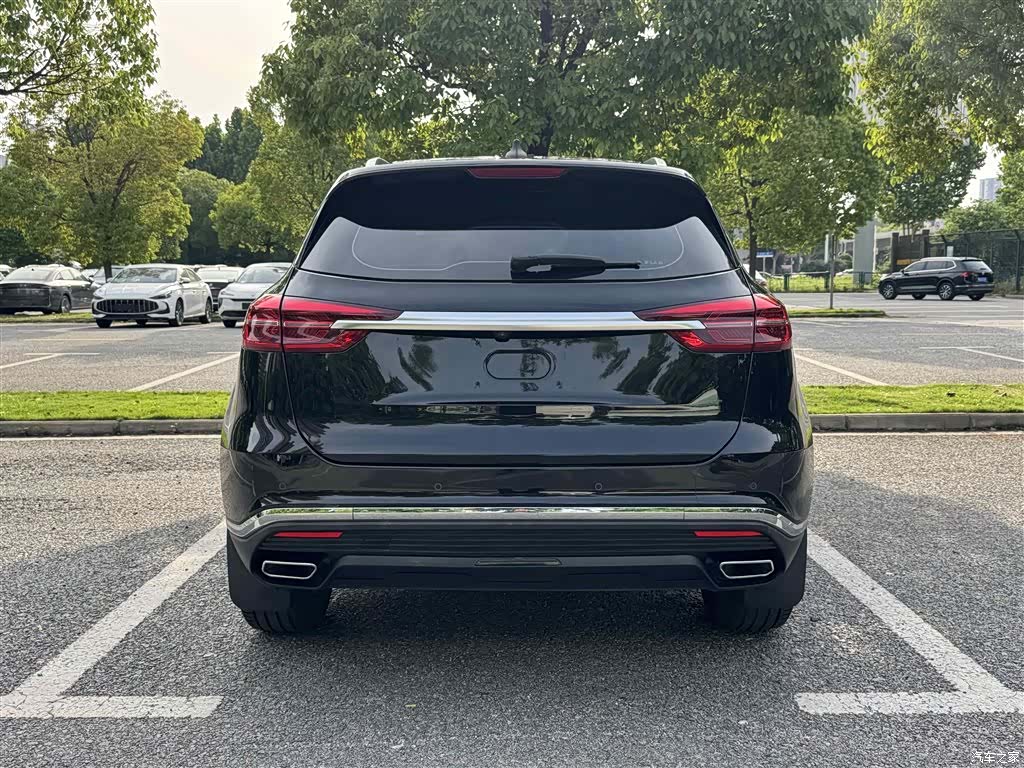 Hongqi HS5, 2022 11