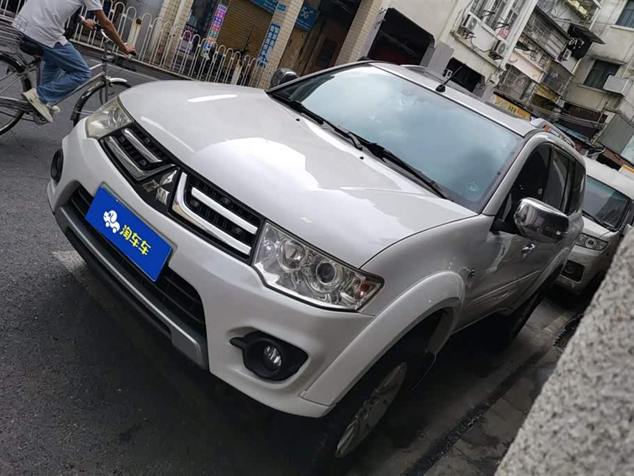 Mitsubishi ·