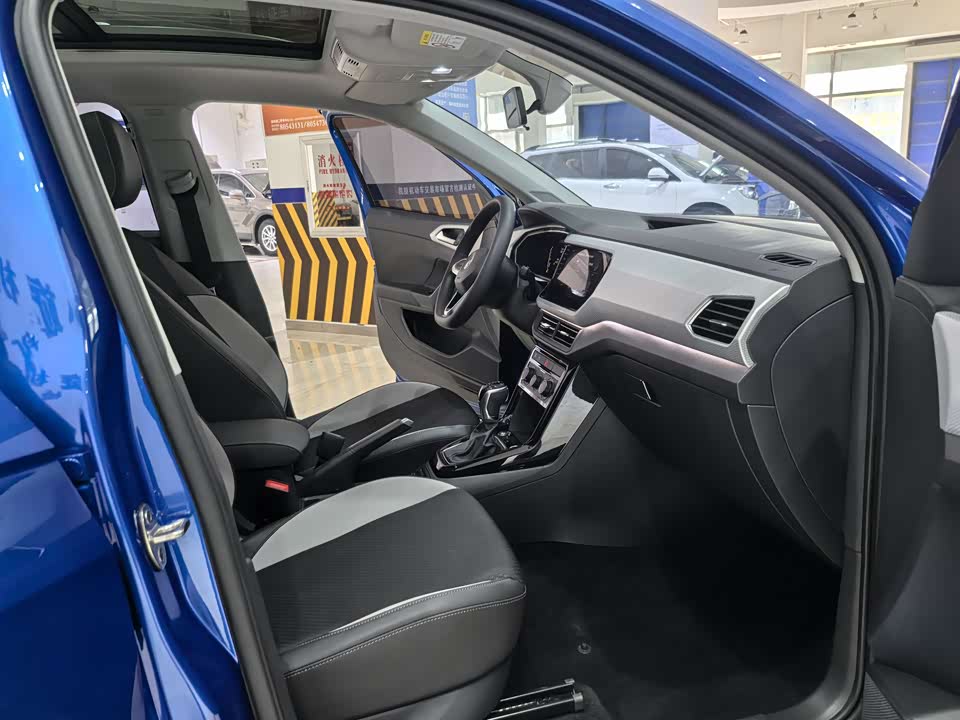 Volkswagen Exploring the shadow