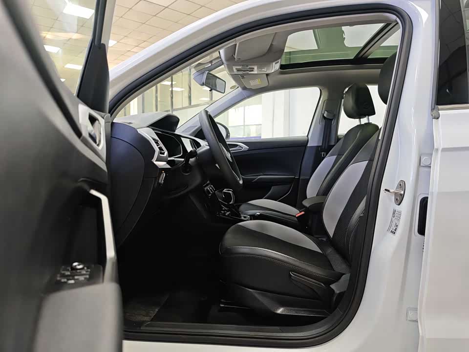 Volkswagen Exploring the shadow