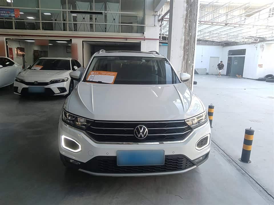 Volkswagen T-ROC exploring Songs