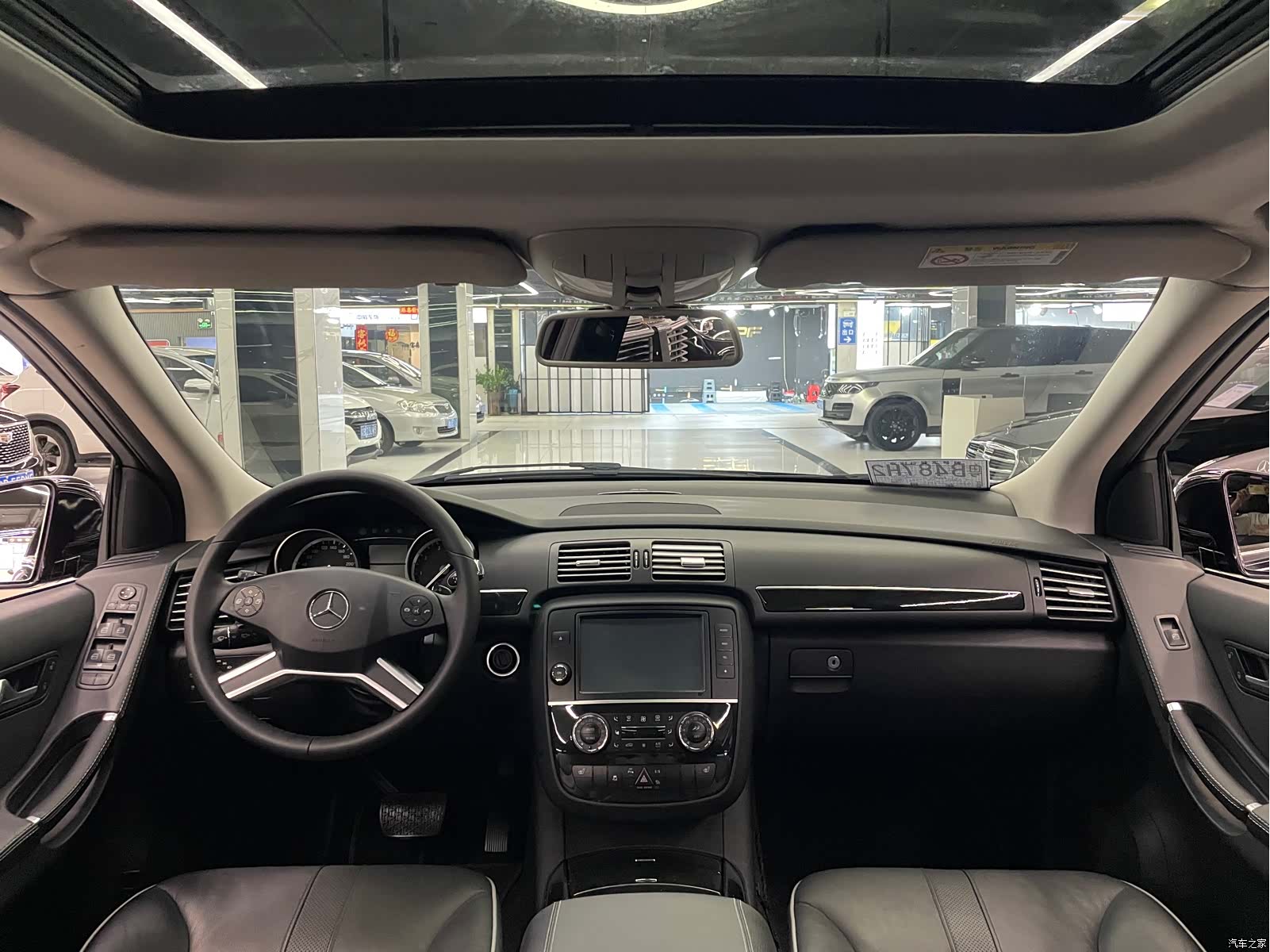 Mercedes-Benz R-Class, 2017 11