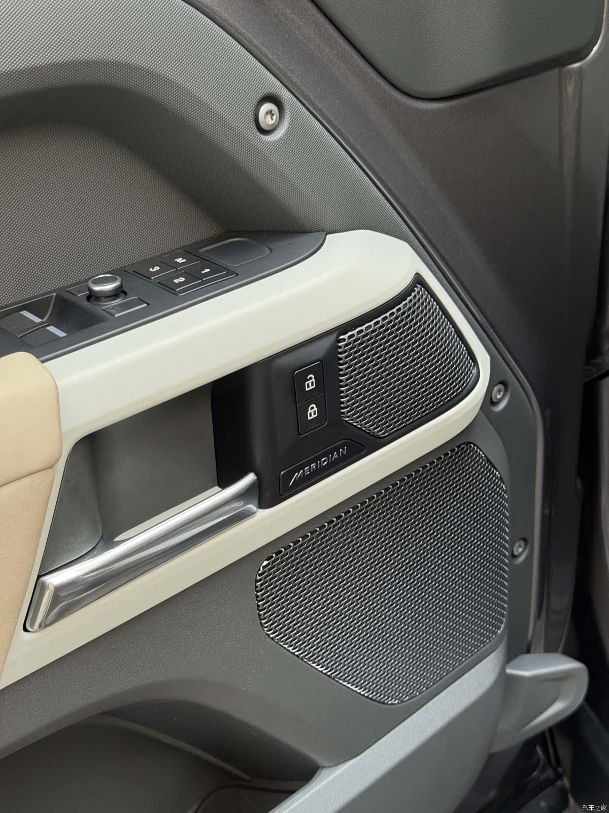 Land Rover Defender, 2021 13