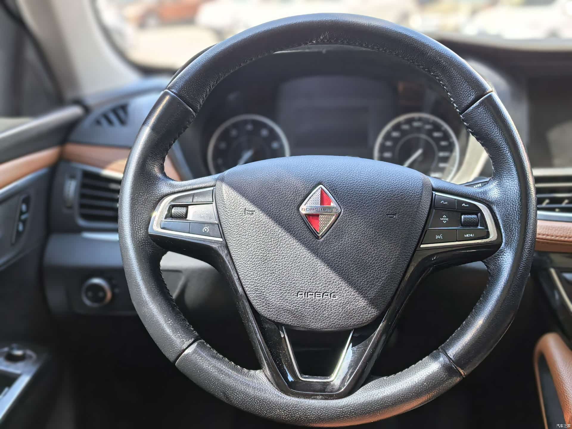 Borgward BX7, 2016 8