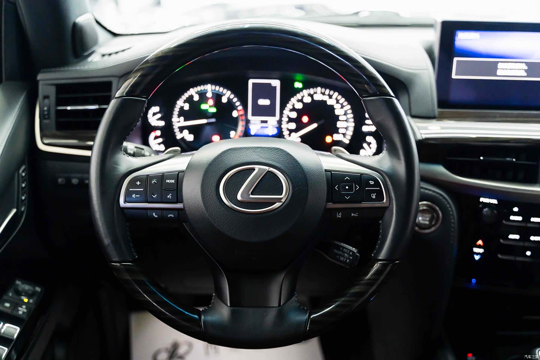 Lexus LX, 2020 11