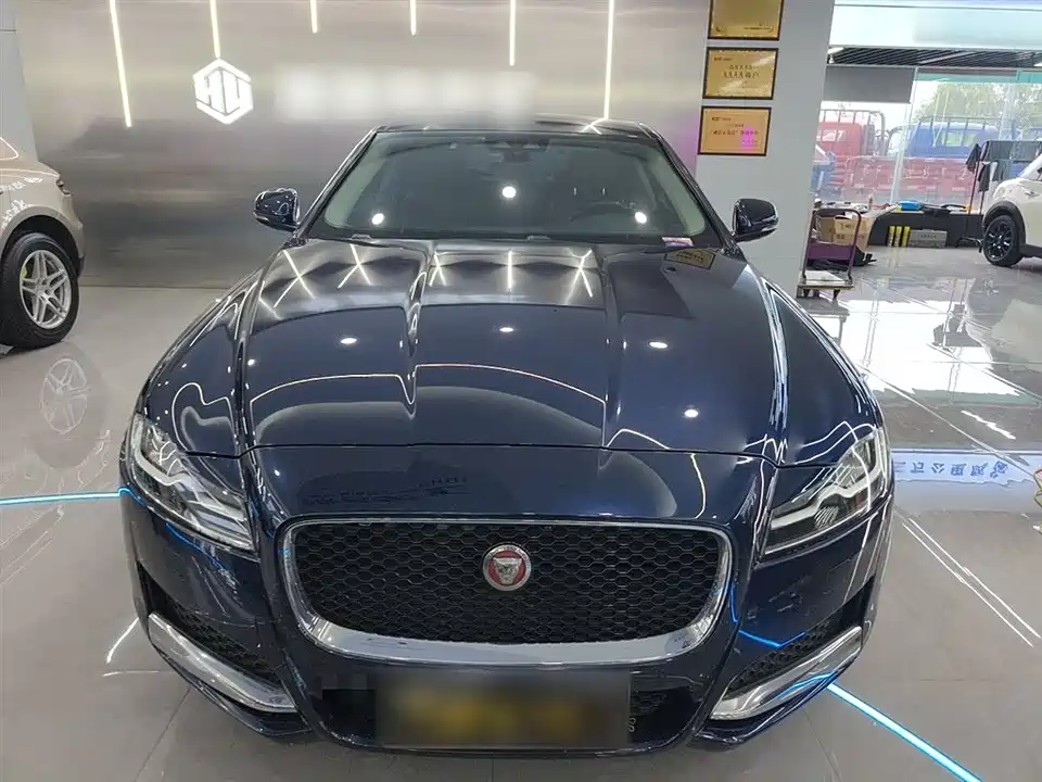 Jaguar XFL