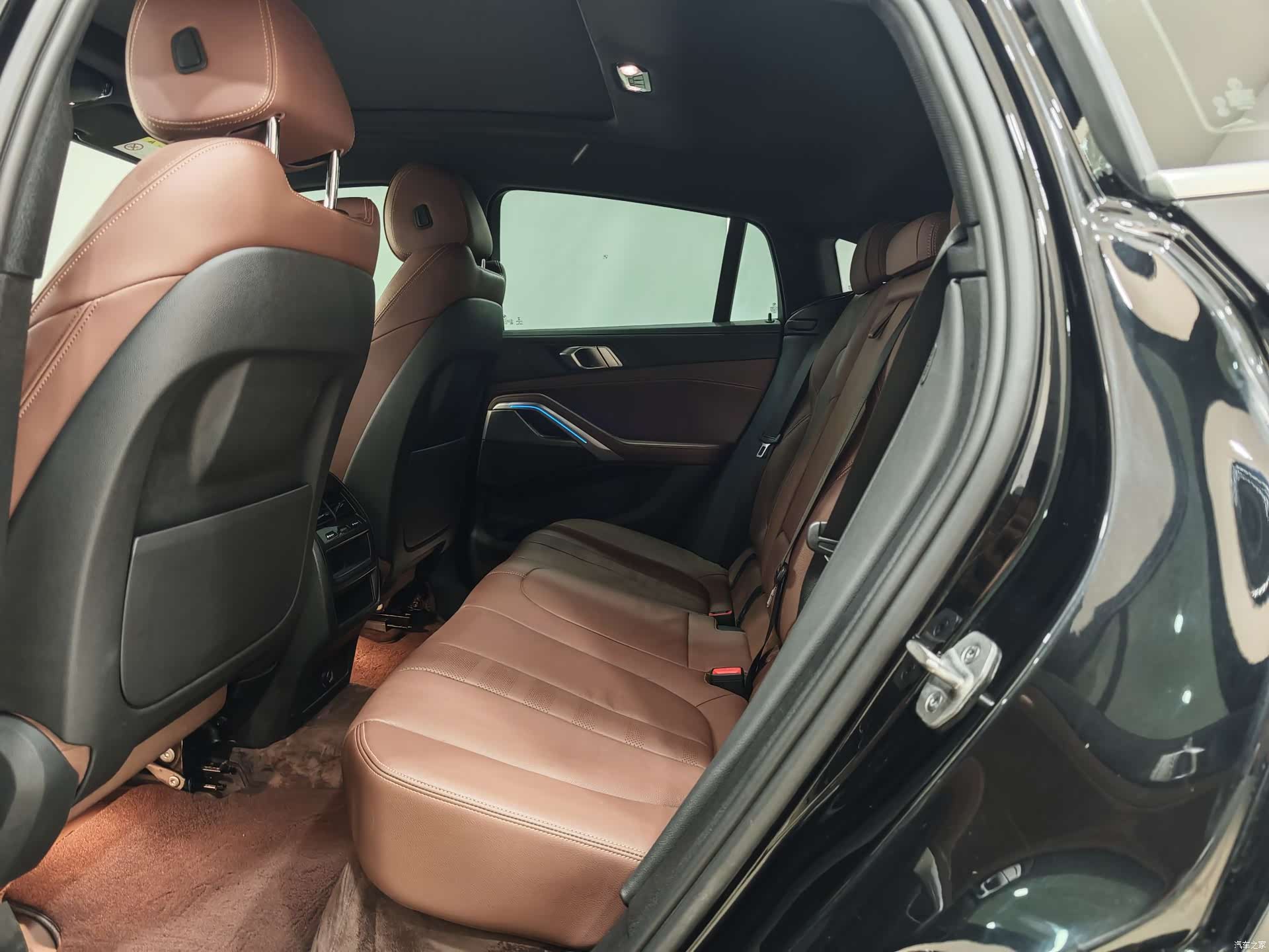 BMW X6, 2021 9