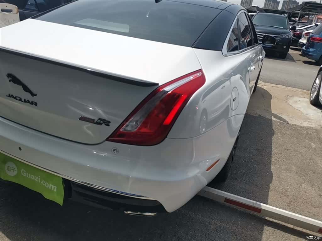 Jaguar XJ, 2017 8