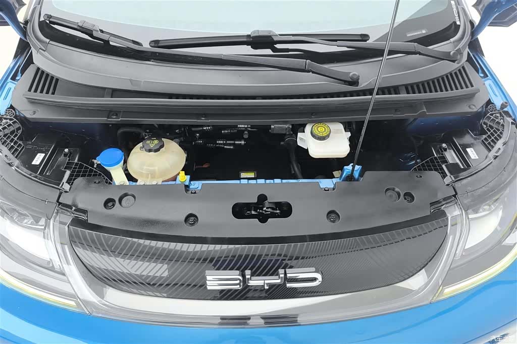 BYD Dolphin, 2022 10