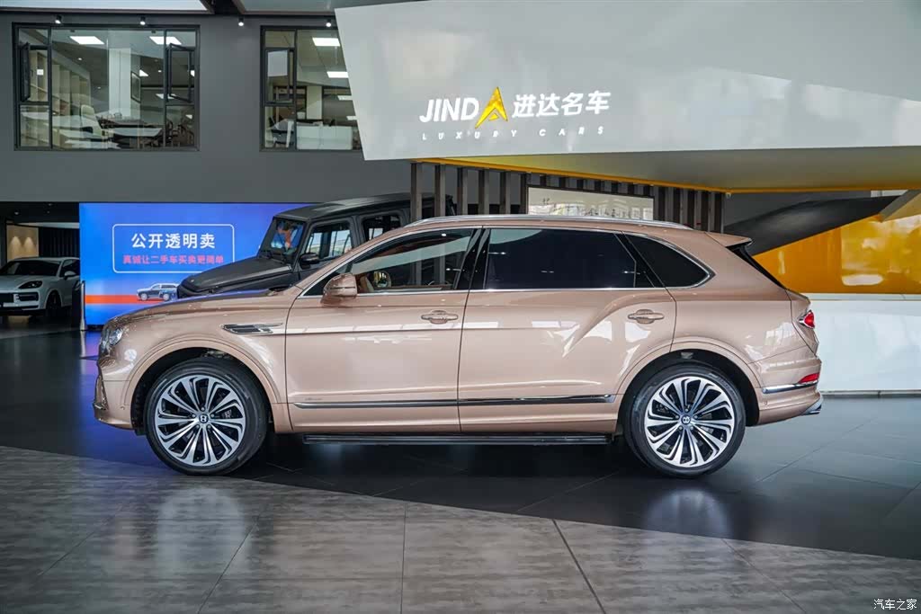 Bentley Bentayga, 2023 7