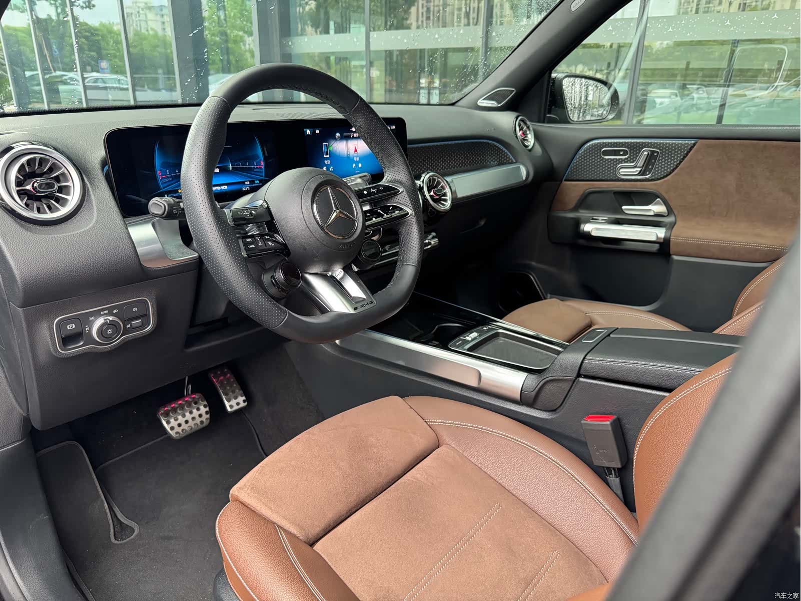 Mercedes-Benz GLB, 2025 12