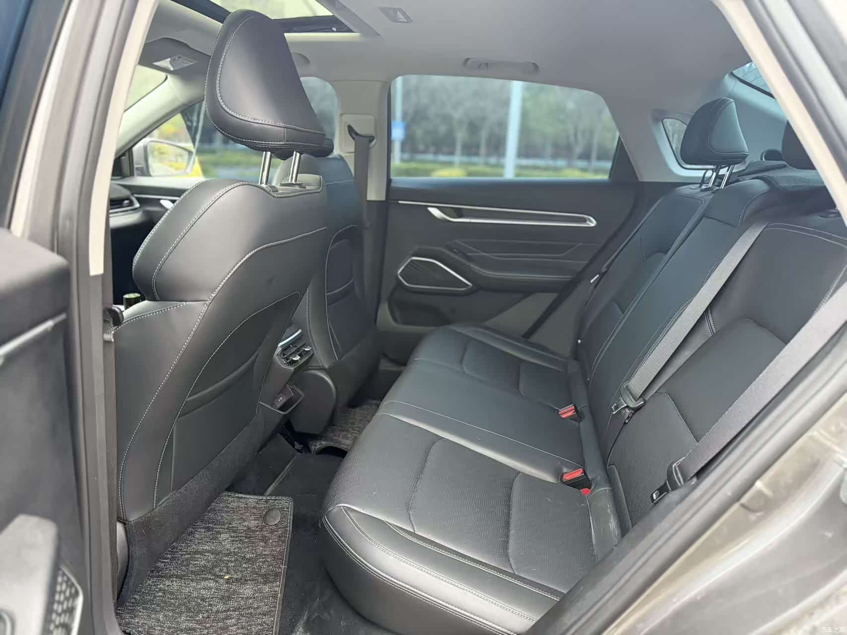 Geely Emgrand, 2022 3
