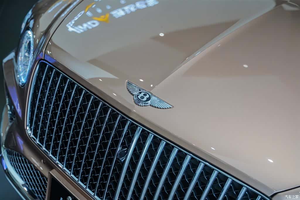 Bentley Bentayga, 2023 4