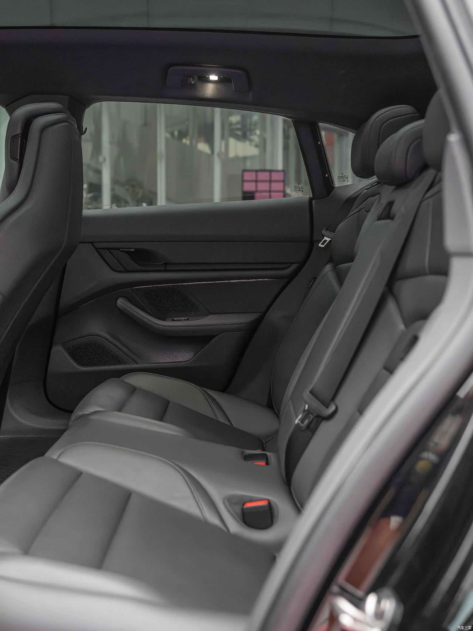 Porsche Taycan, 2023 19