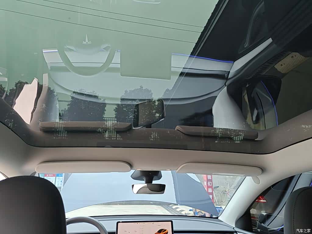 Tesla Model Y, 2024 18
