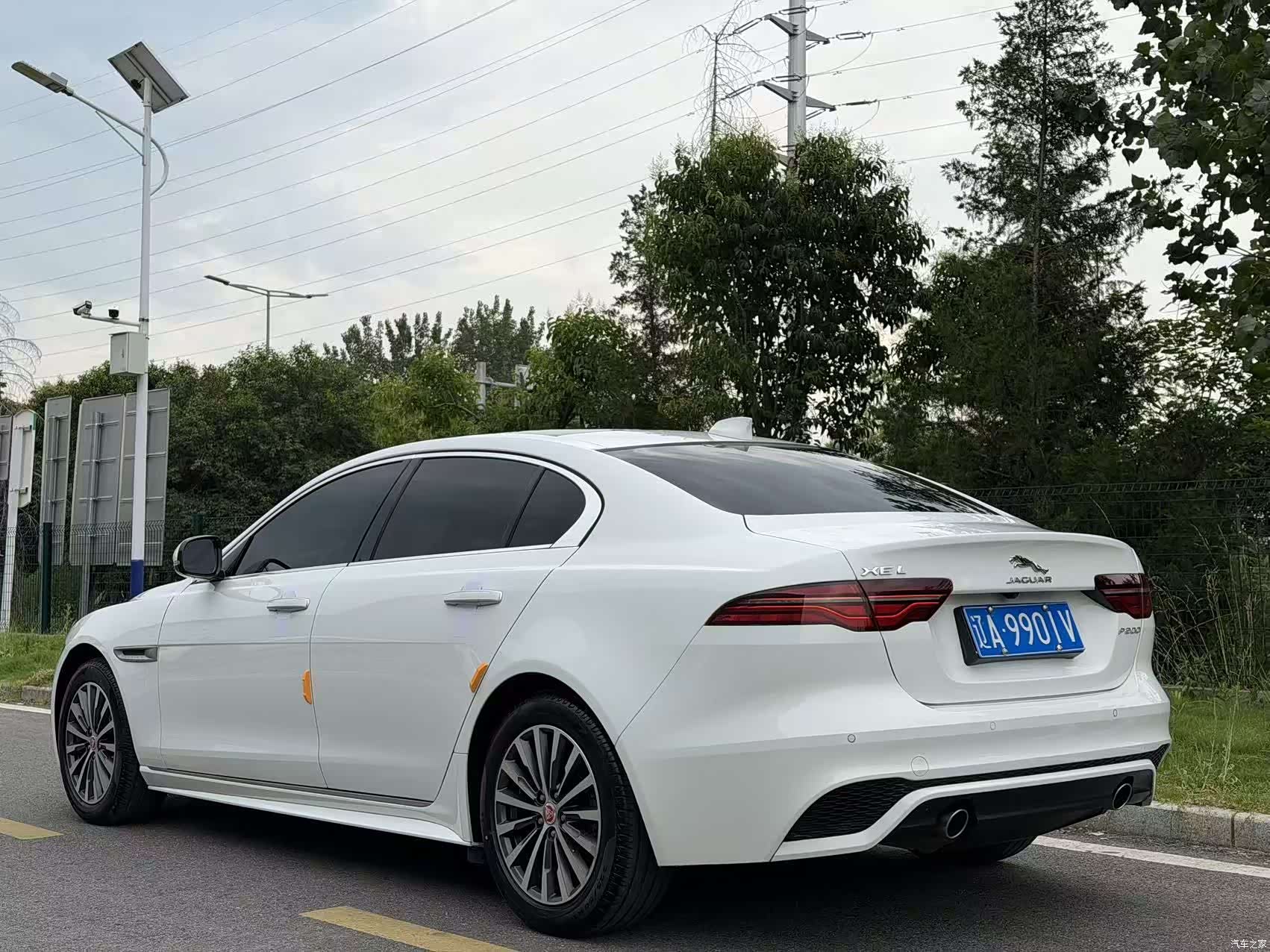 Land Rover XEL, 2021 11