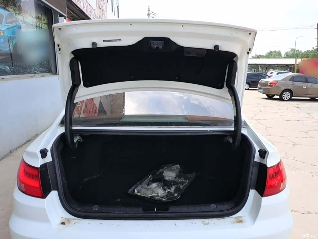 Geely Emgrand, 2017 19