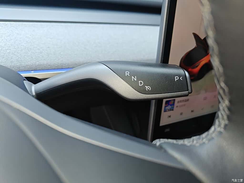 Tesla Model Y, 2024 14