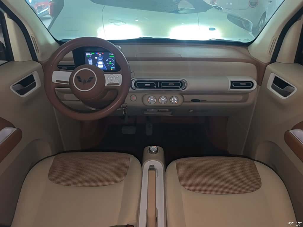 Wuling MINIEV, 2025 10