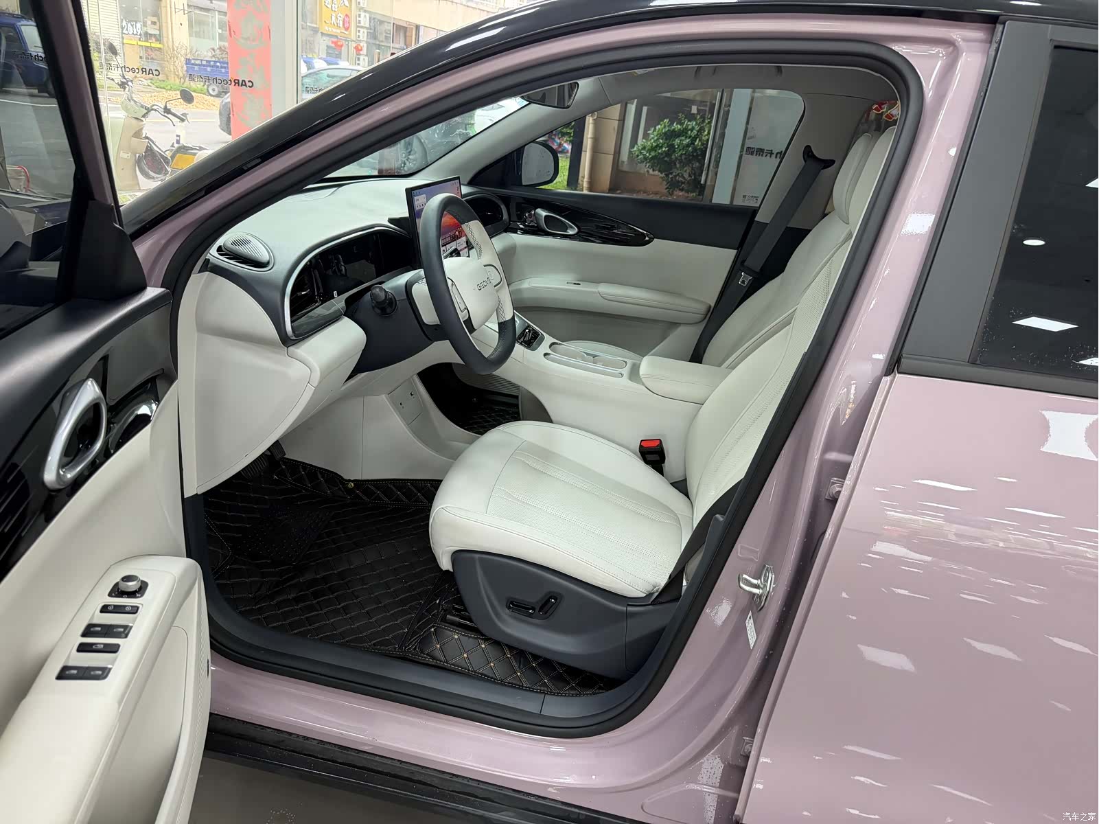 Geely Xingyuan, 2025 4