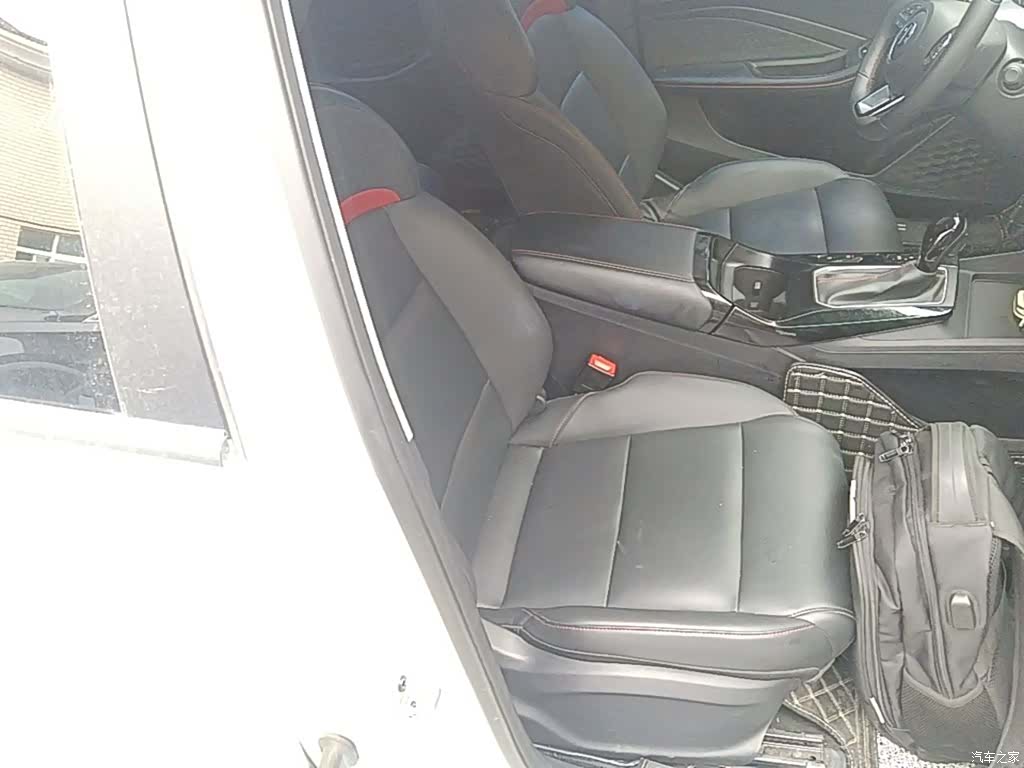 MG MG5, 2023 25