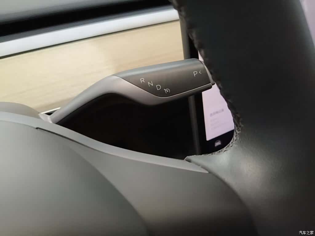 Tesla Model Y, 2023 14