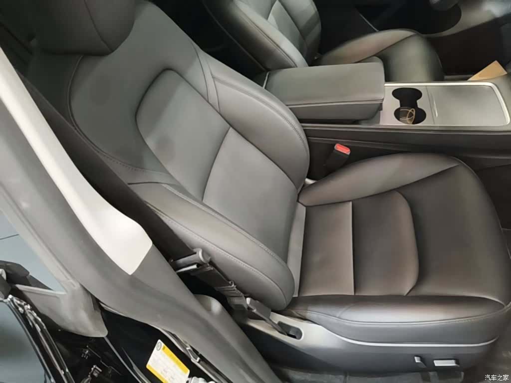 Tesla Model Y, 2023 25