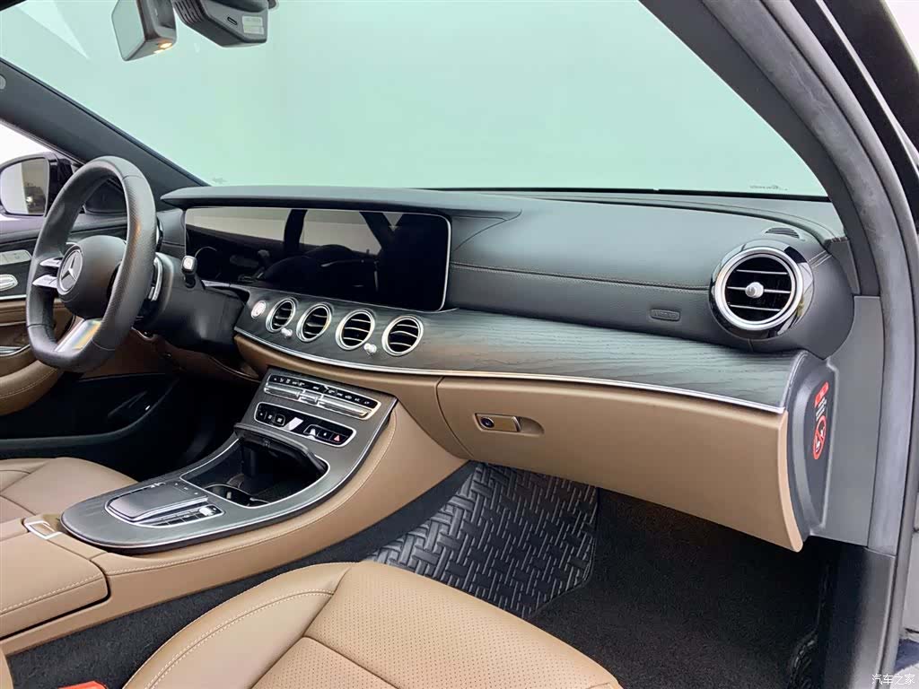 Mercedes-Benz E-Class, 2023 17
