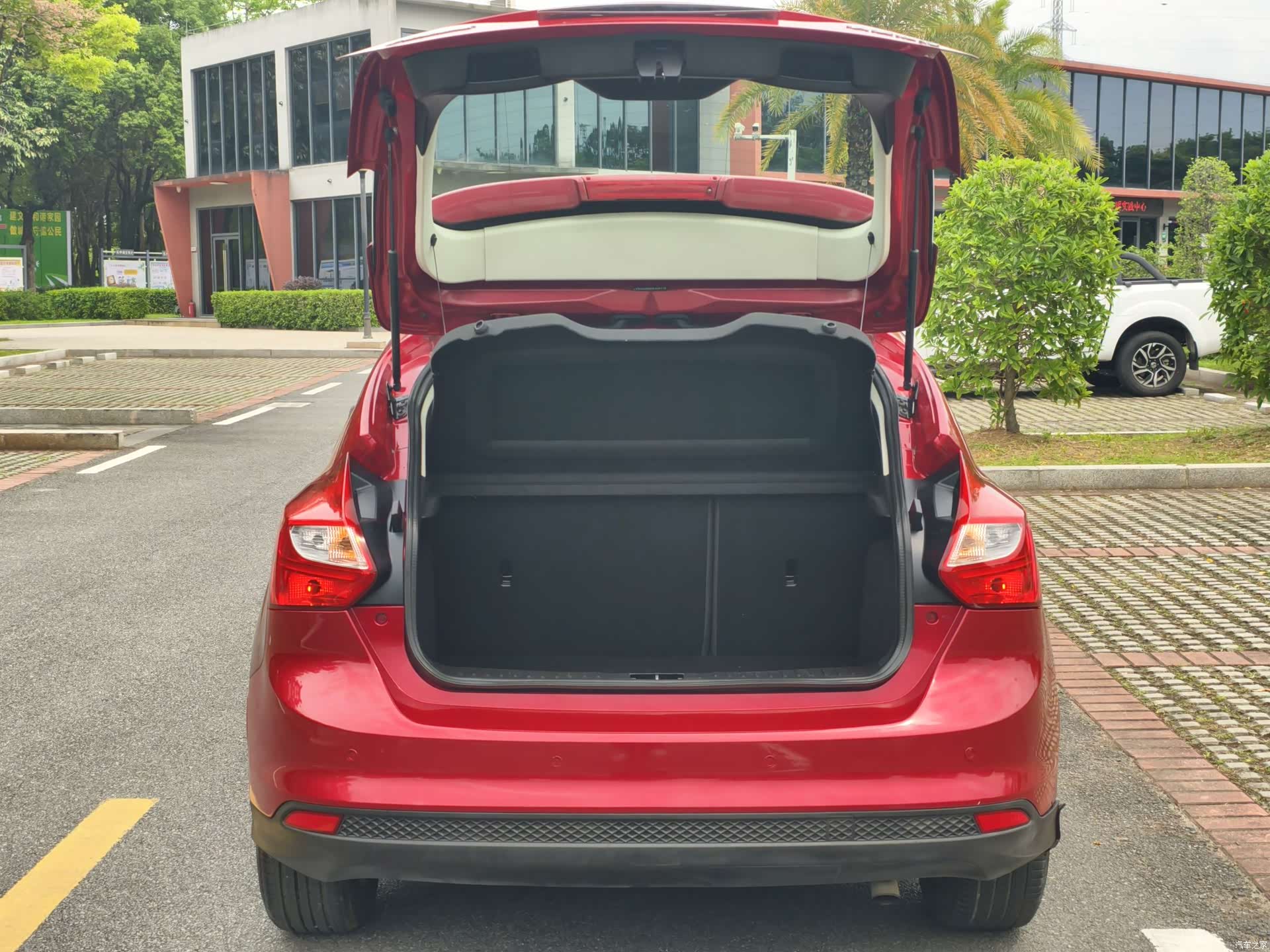 Ford Focus, 2013 9