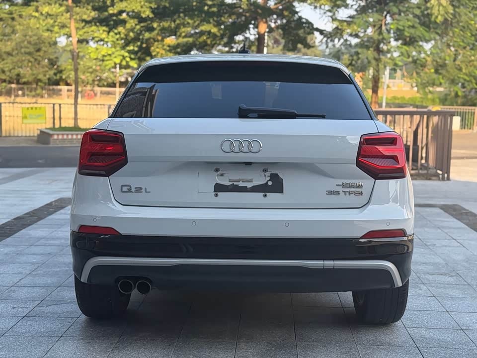 Audi Q2L