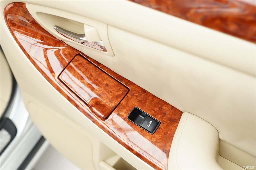 Toyota Crown, 2008 26