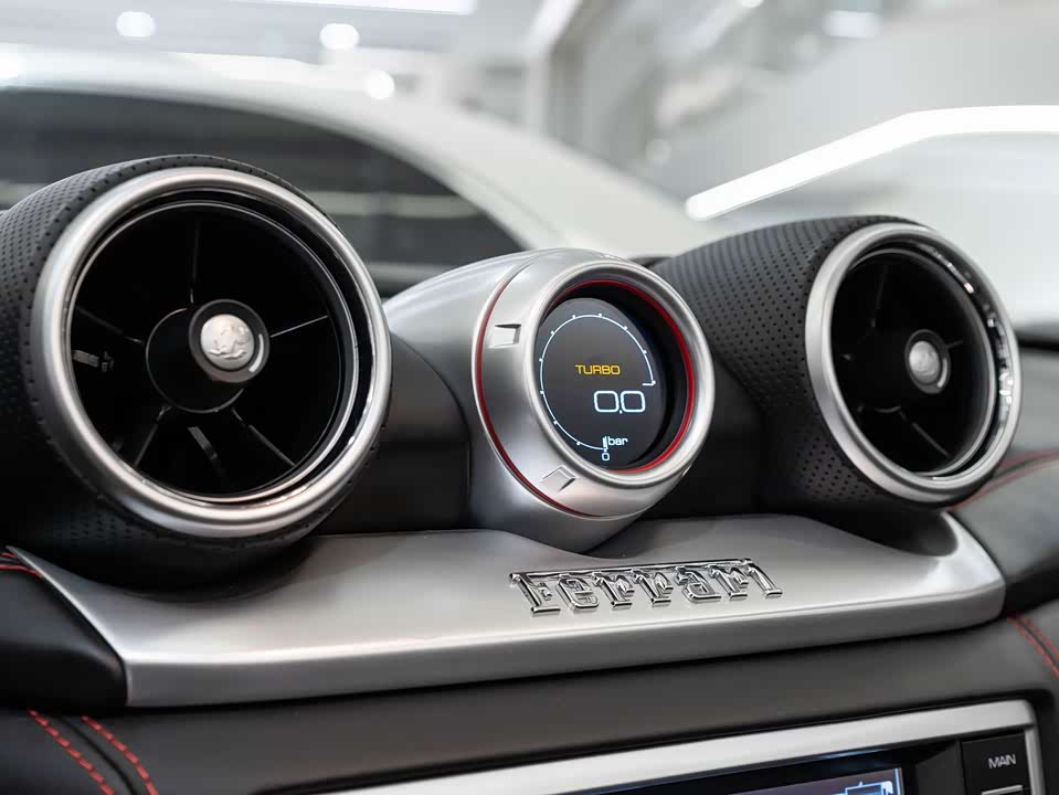 Ferrari California T