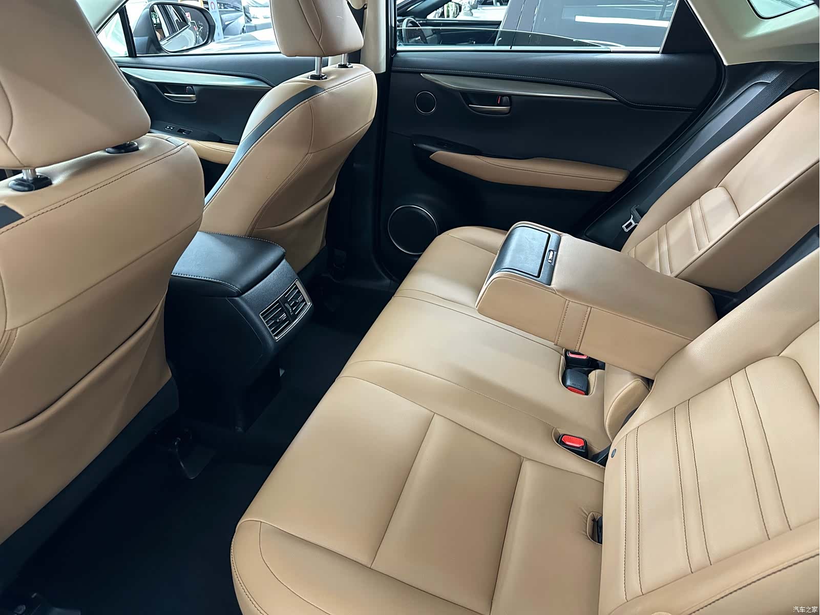 Lexus NX, 2015 15