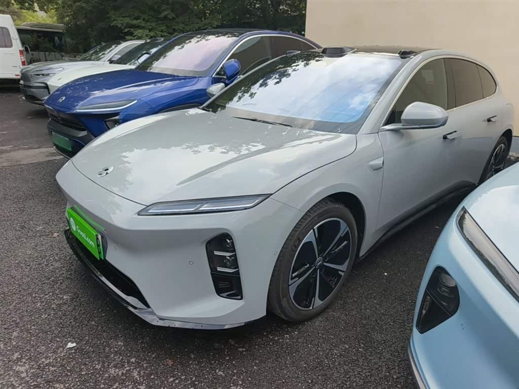 NIO ET5
