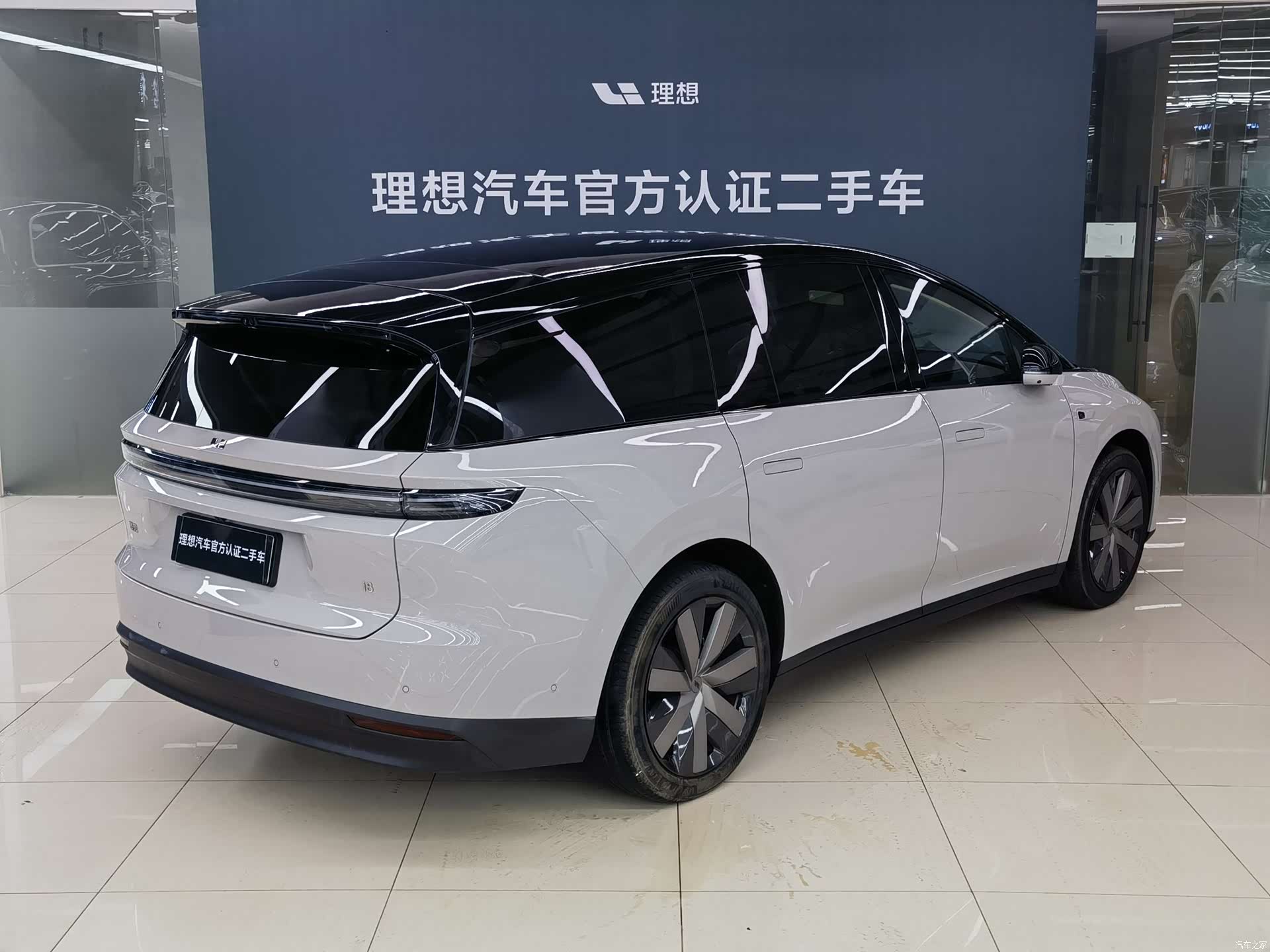 Li Auto i8, 2025 2