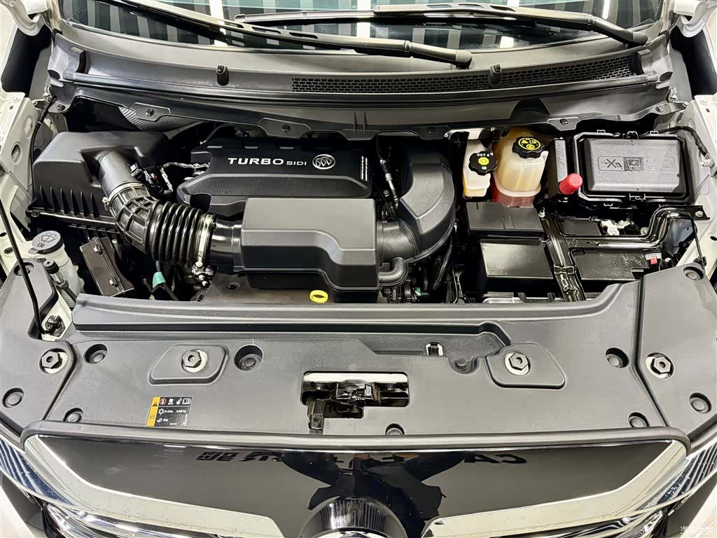 Buick GL8, 2025 10